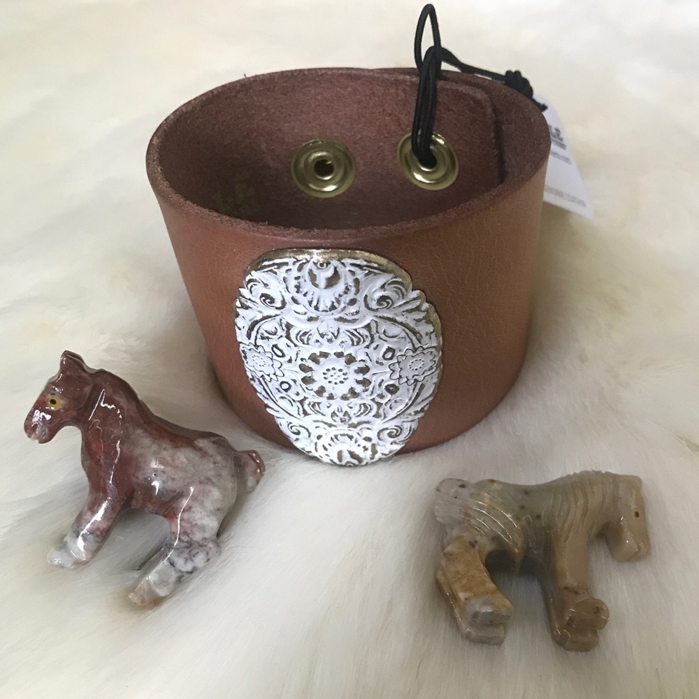 NEW Boho leather cuff w/embossed painted metal …